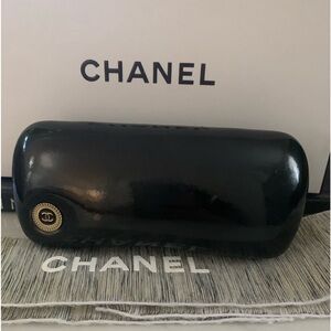 CHANEL Vintage Button Clamsell Eyeglass case - Curved shape for large Lenses